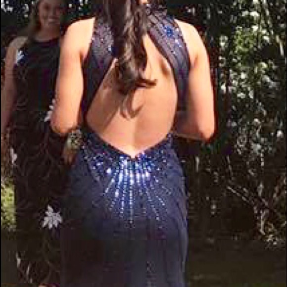Beautiful prom dress size 2 - Picture 3 of 4